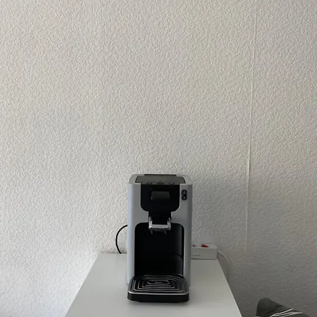 à 100 M De La Avec Parking *