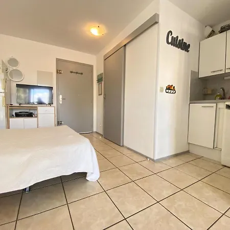 A 100 M De La Avec Parking Apartment *