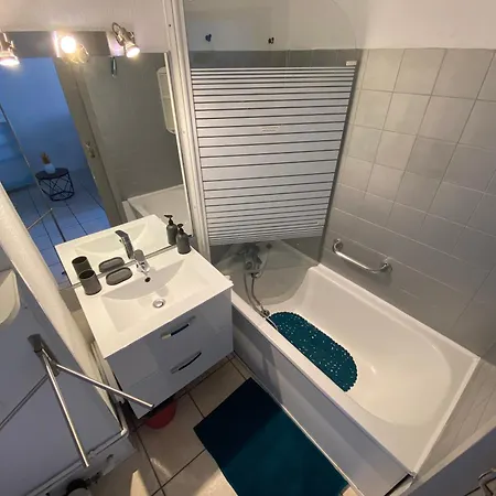 Apartment A 100 M De La Avec Parking