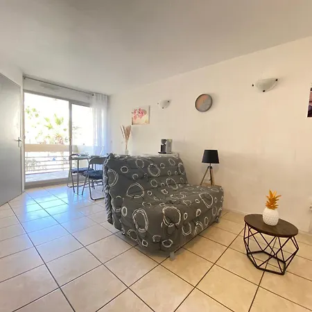 Apartment A 100 M De La Avec Parking