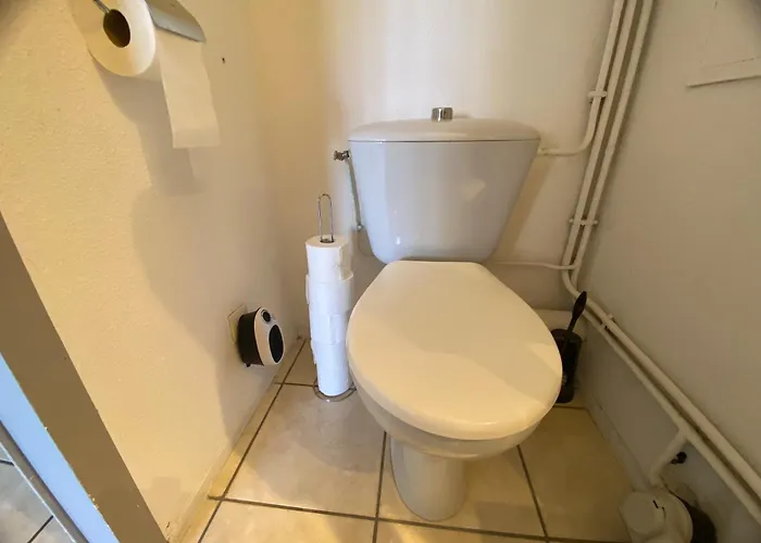 A 100 M De La Avec Parking شقة كانيه