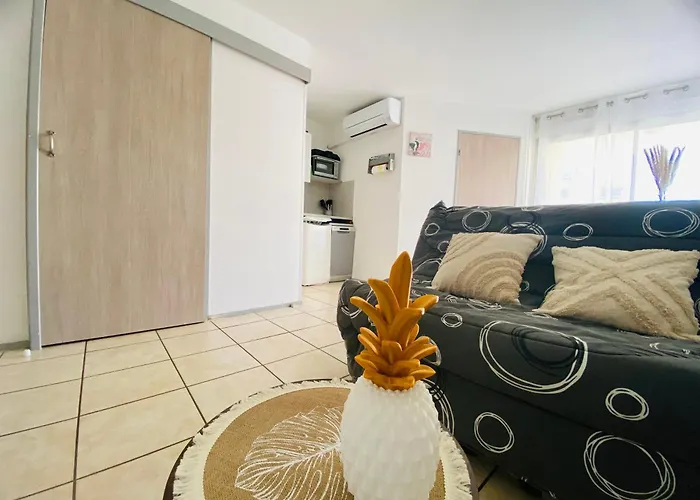 A 100 M De La Avec Parking